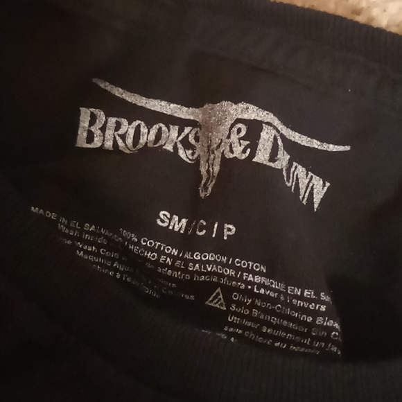 Unisex small Brooks & Dunn t-shirt - Picture 3 of 3